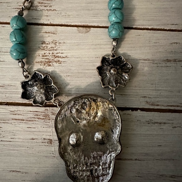 Vintage Silver Tone Skull Necklace Turquoise Beads Rhinestone Eyes - Picture 6 of 10